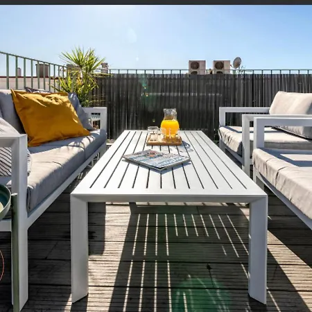 House With Rooftop Terrace At The - Tcm *